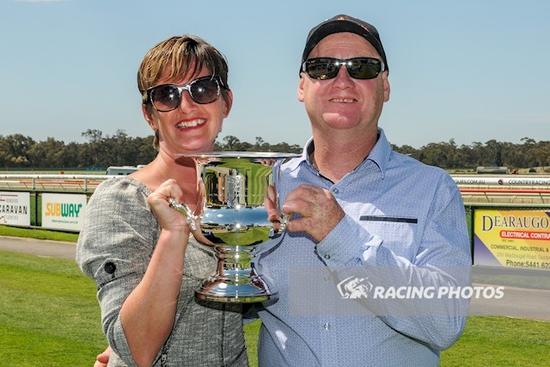 Mick wins Bendigo Trainer of the Year Award - Knigghts Thoroughbred ...